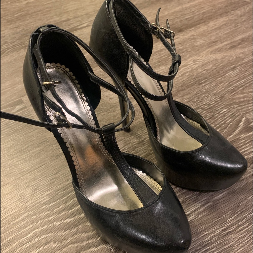Bebe Heels in black